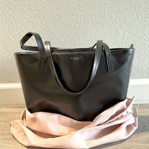 Radley London (black leather handbag)